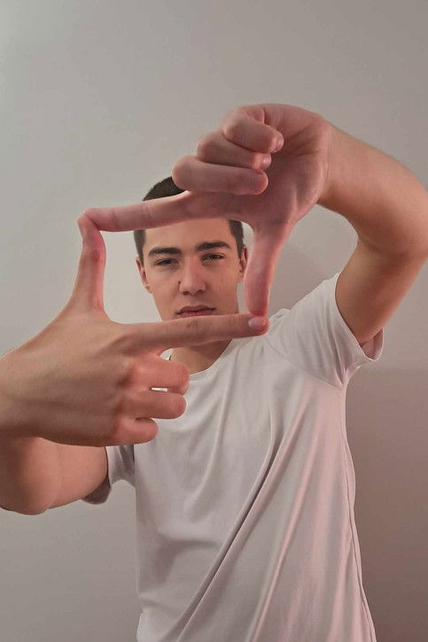 Valentin Vasilev as Ghost of Bobby Fischer