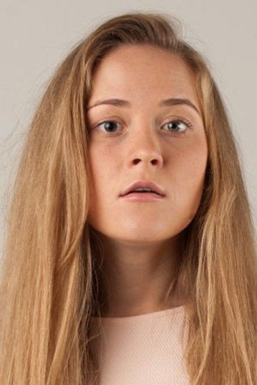 Inna Egorova as Yuliya