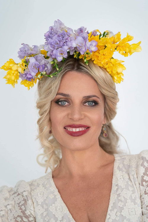 Elin Špidlová as Dr. Cook