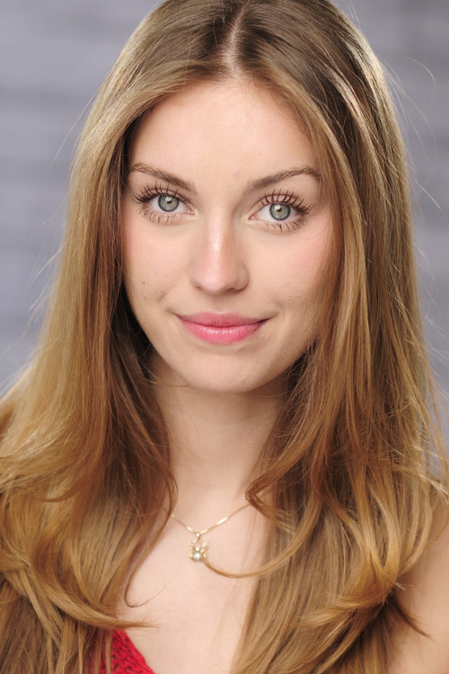 Victoria Kmiec as Natalie