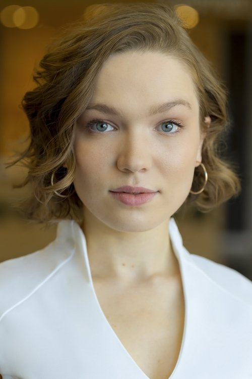 Madison Pullins as Peggy