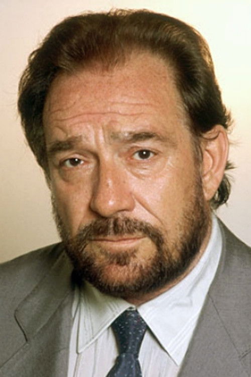 Ugo Tognazzi as Mark Hand