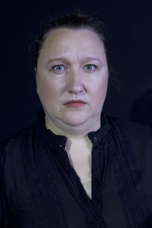 Doroftei Anis as Ospatar Mama Maia