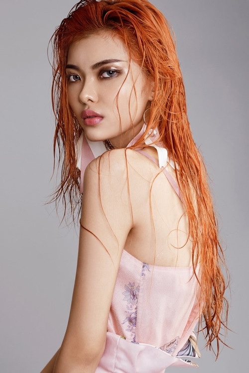 Thiếu Lan as Ngân