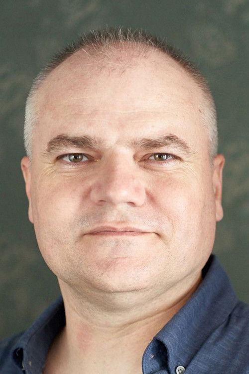 Alin Florea as Maior Mosuc