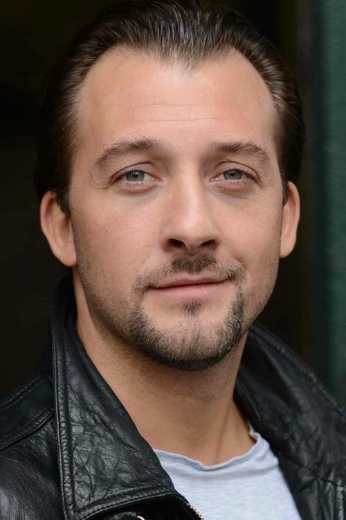 Rodolphe Saulnier as Paramedic