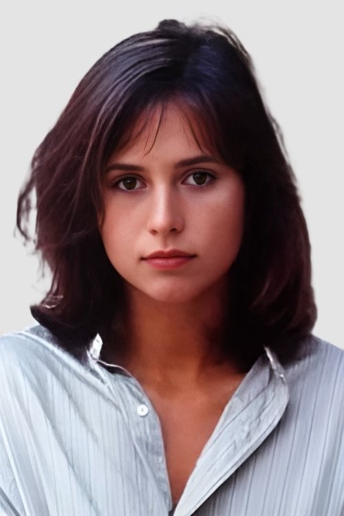 Irene Miracle as Elizabeth Banter