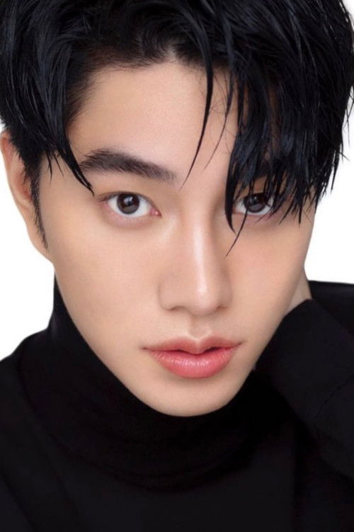 Chatchai Peangapichart as Consort Chang Yik