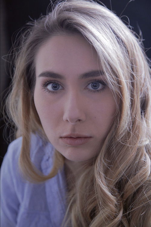 Amelia Di Corso as Angela