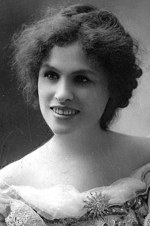 Jane Corcoran as Bess