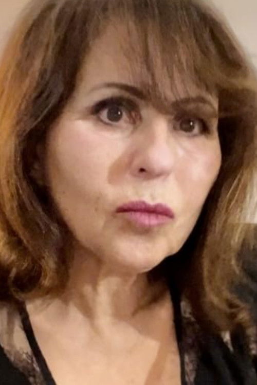 Frances Broudie Oldridge as Shelley Bass