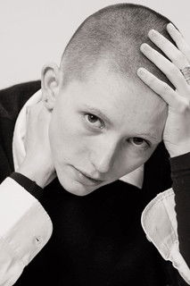 Senna O'Hara as Alice (Segment « ALICE + HARE »)