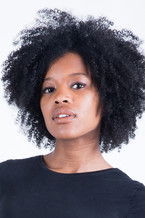 Cleo Diára as Laura