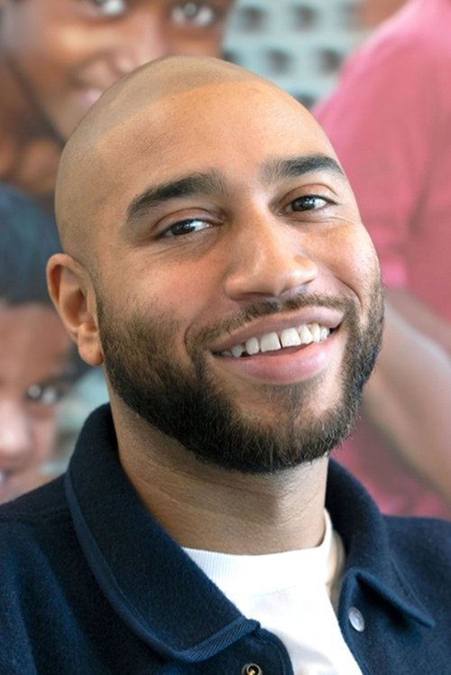 Edson da Graça as Self - Presenter