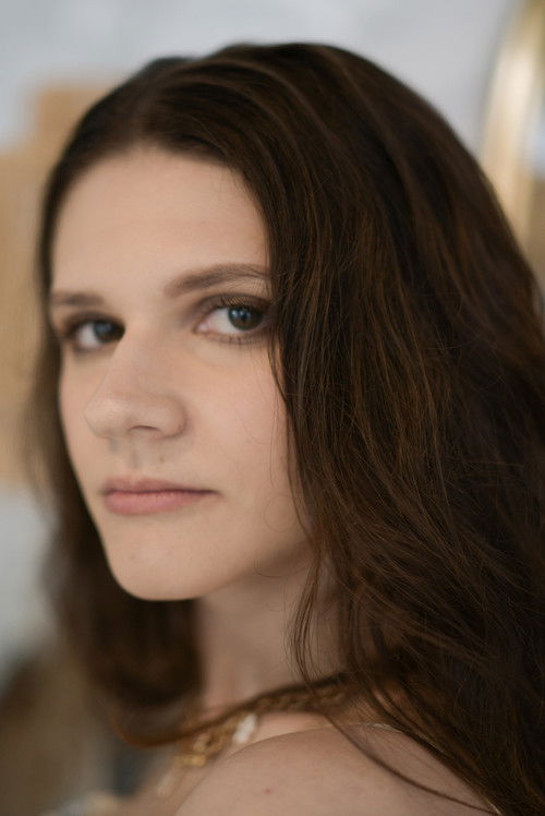 Anna Elizabeth Stern as Claire