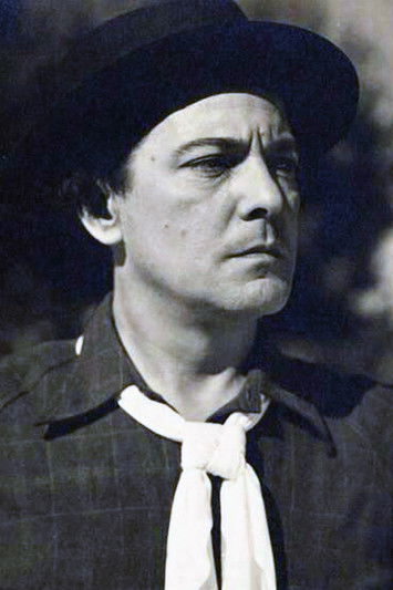 Santiago Arrieta as Garrido