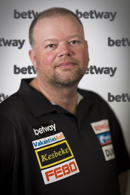 Raymond van Barneveld as Self - World Number 16