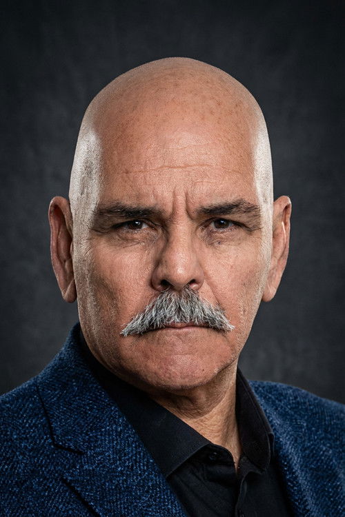 Rasim Öztekin as Efendi