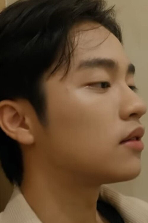 Phạm Cường as Vạn Bảo