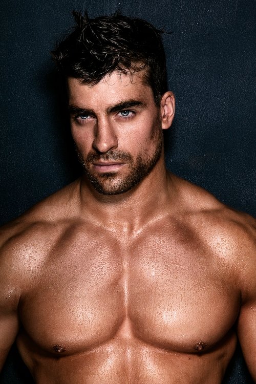 Thomas Canestraro as Carlos Suarez