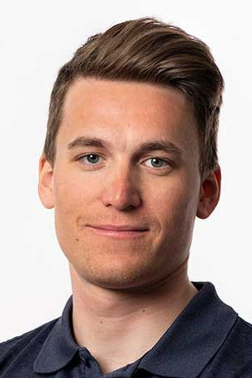 Martin Ponsiluoma as Self - Contestant