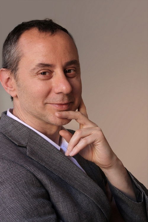 Alessandro Fullin as Riccardo