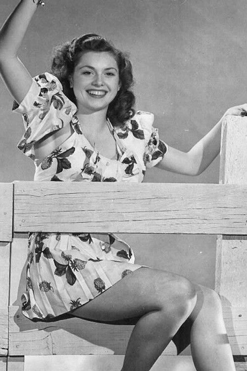 Georgia Lee as Ellie Wheeler