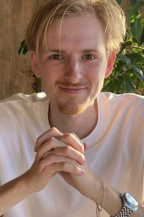 Koen van Heest as Self - Participant