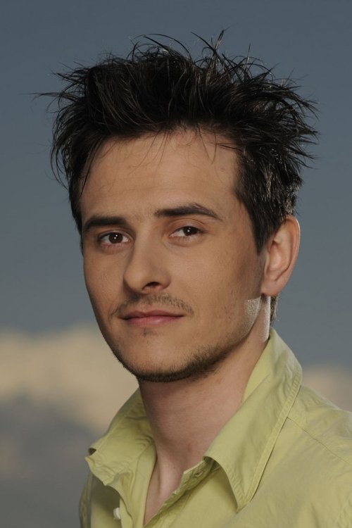 Peter Oszlík as Máté