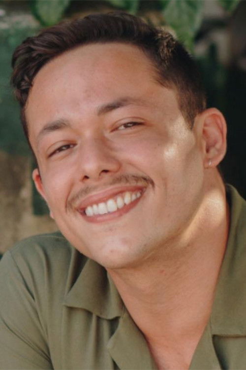 Alvaro Dantas as Dançarino da Loja