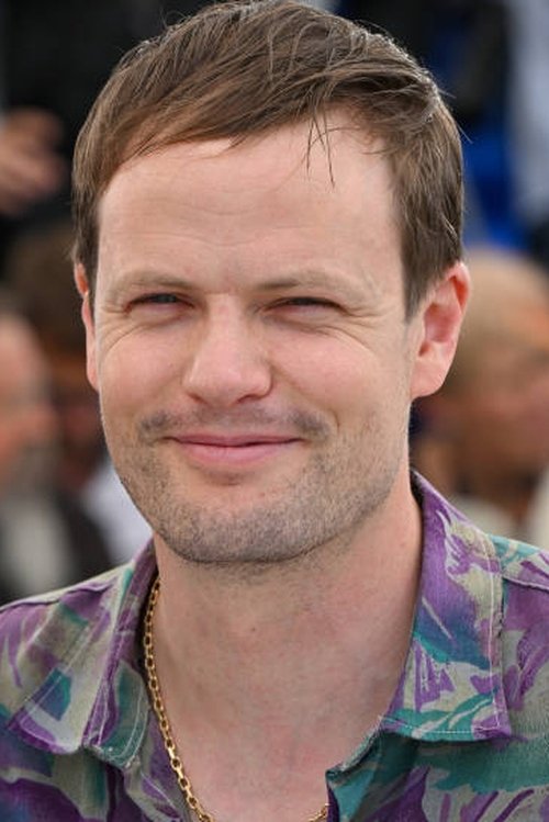 Eirik Sæther as Thomas