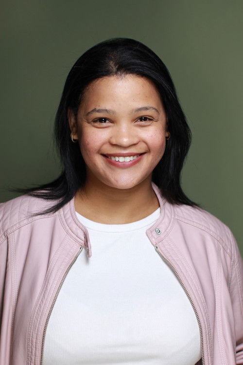 Riché Koopman as Zoey