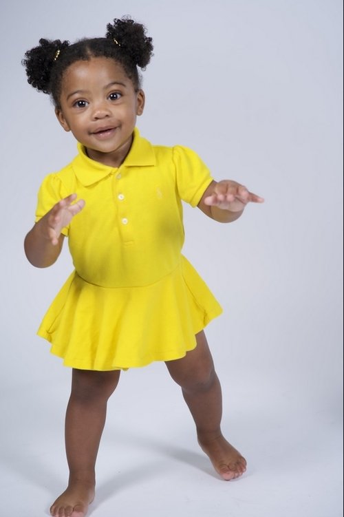 Madison Latham as Baby Zora (uncredited)