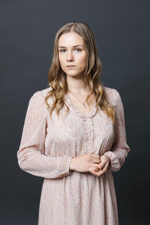 Katrīna Blaua as Laura