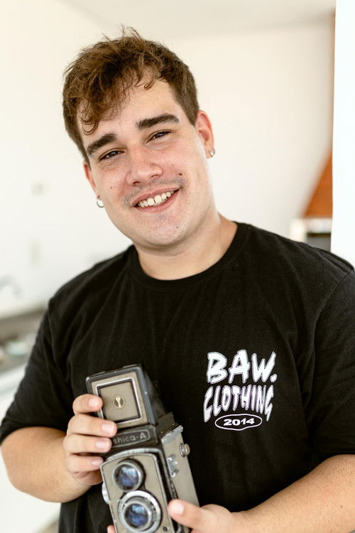 Matheus Cossa as Self