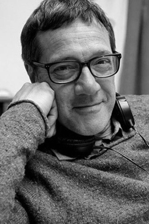 Greg Saunders as Ron Moore