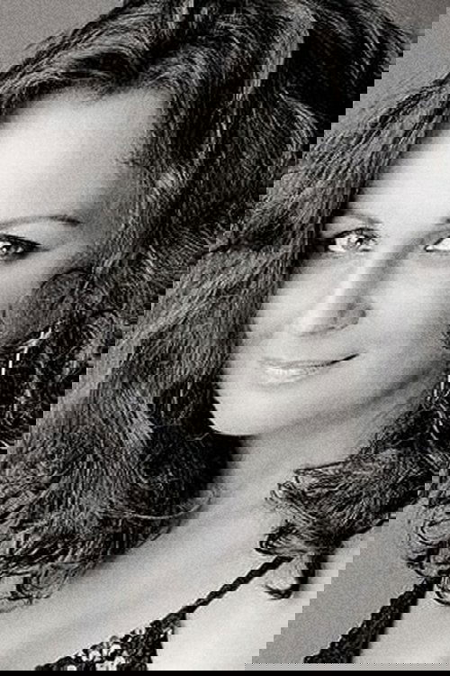 Jasna Ivir as Maggie Jones