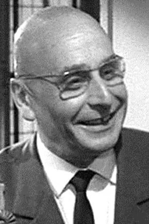 Rudy Lenoir as Invité / Gardien-chef