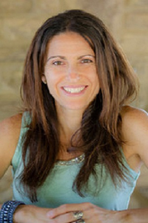 Omaima S. as Victoire