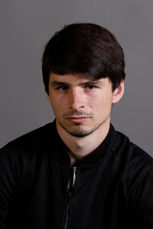 Joaquín Marcellini as Tomás