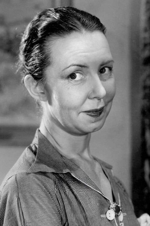 Gertrude Sutton as Clinic Nurse (uncredited)