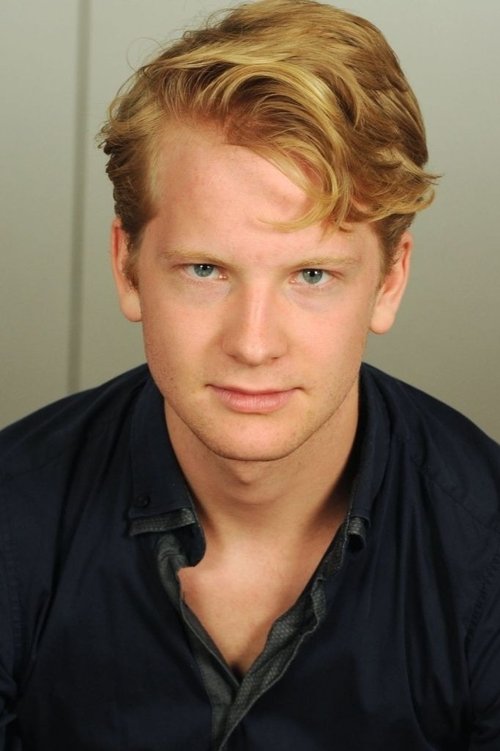 Paul Falk as Macius (voice)