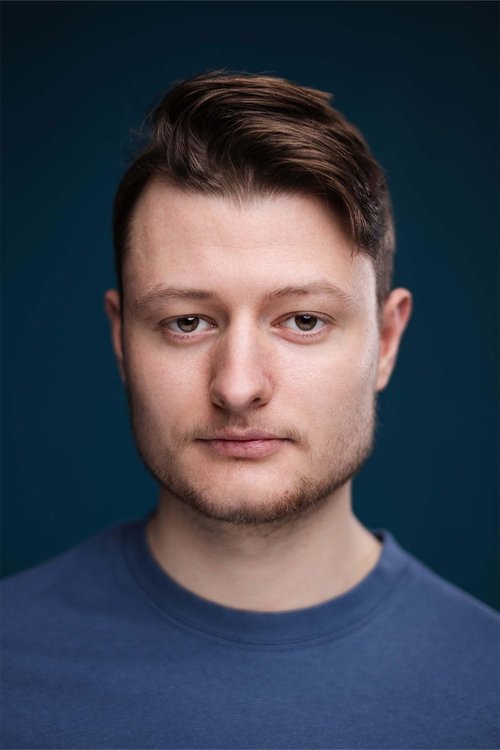 Jonas Martens as Robin Fest