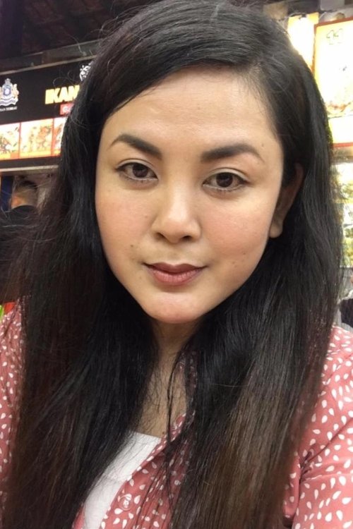 Ziema Din as sebagai Datin Sofea