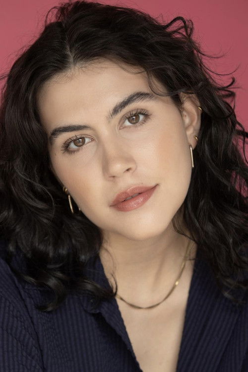 Gianna Hoffman as Julia