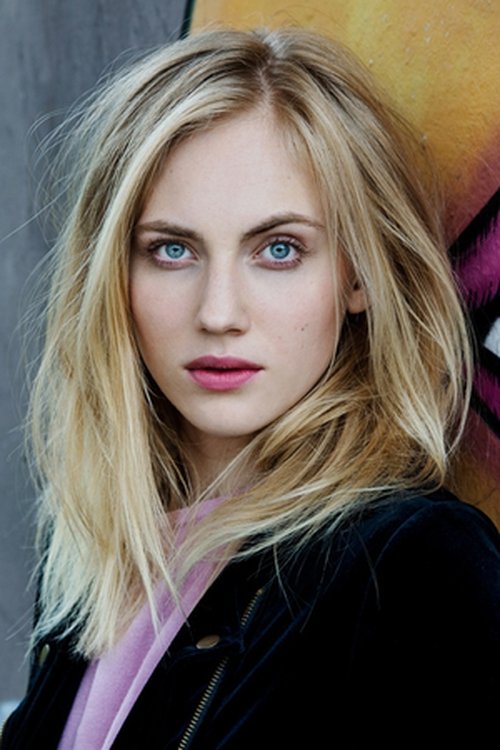 Elisa Schlott as Duchess Helene of Bavaria