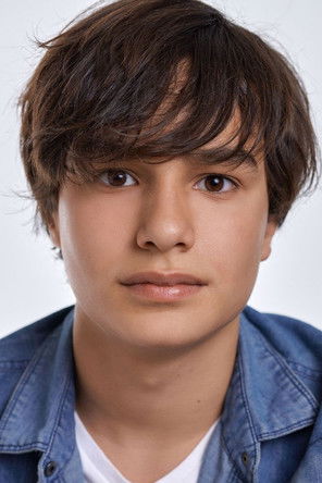 Max Ulloa as Bartender