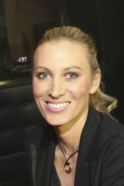 Kateřina Průšová as dívka v okně