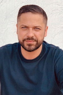 Augustin Viziru as Valer Codrescu