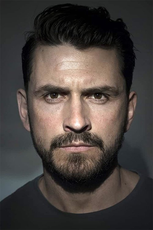 Dritan Kastrati as Deki